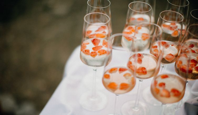 Sekt Hochzeit